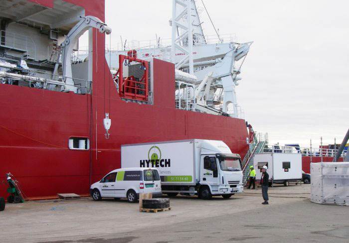 hytech_hydraulic-service-at-work hytech_hydraulic-service-at-work